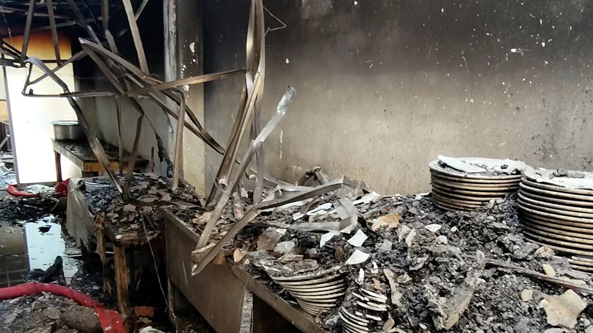 কক্সবাজারে রিসোর্টে আগুন, নিহত ১০ জনের লাশ শনাক্তে হবে ডিএনএ পরীক্ষা