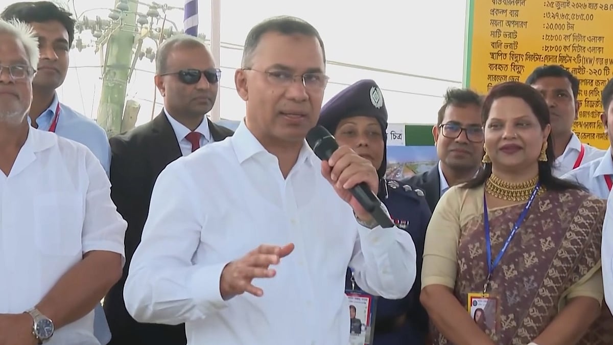 বর্জ্য সরিয়ে বৃক্ষরোপণ, ঢাকা জেলা প্রশাসনের প্রশংসায় প্রধানমন্ত্রী