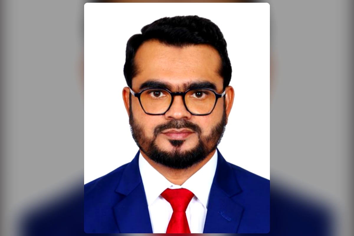 মন্ত্রীকে না জানিয়ে এপিএসের সরকারি সফরসূচি: এবার সরানো হলো ব্যক্তিগত কর্মকর্তাকে