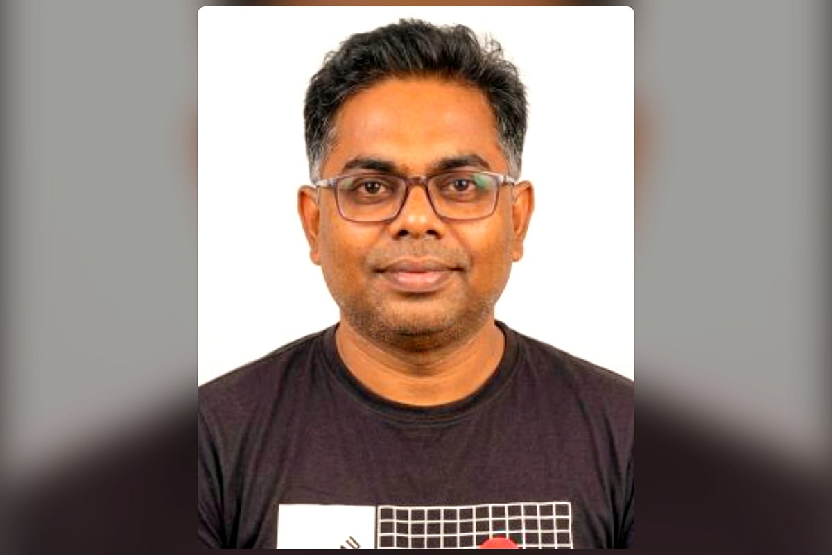 আপসের কথা বলে ডেকে নেওয়া হয় কাউছারকে, অটোরিকশা থামিয়ে চাপাতির কোপ