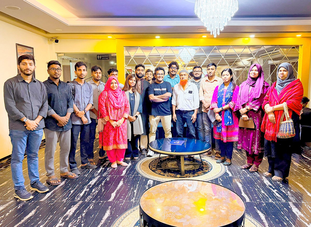 খুলনায় জাতীয় পর্ষদের সভাপতির সঙ্গে বন্ধুদের সৌজন্য সাক্ষাৎ