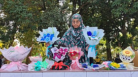 টিউশনির টাকা দিয়ে শুরু, এখন কৃত্রিম ফুলের উদ্যোক্তা সুমাইয়া