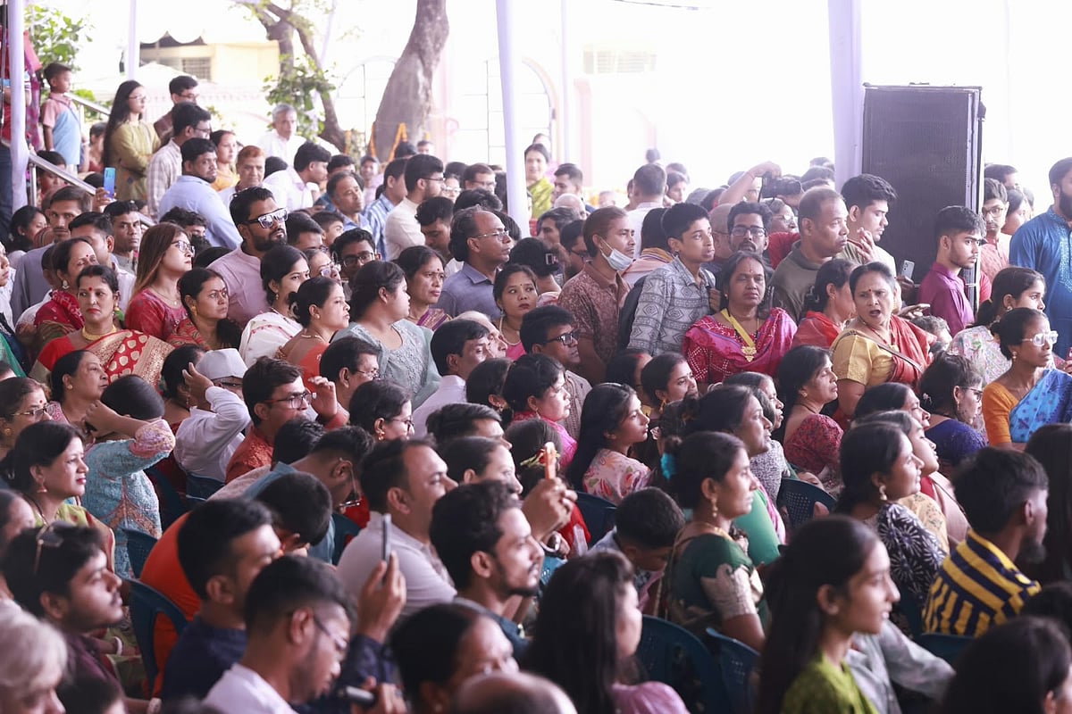 মহা অষ্টমীতে কুমারীপূজা ও দুর্গার আরাধনা