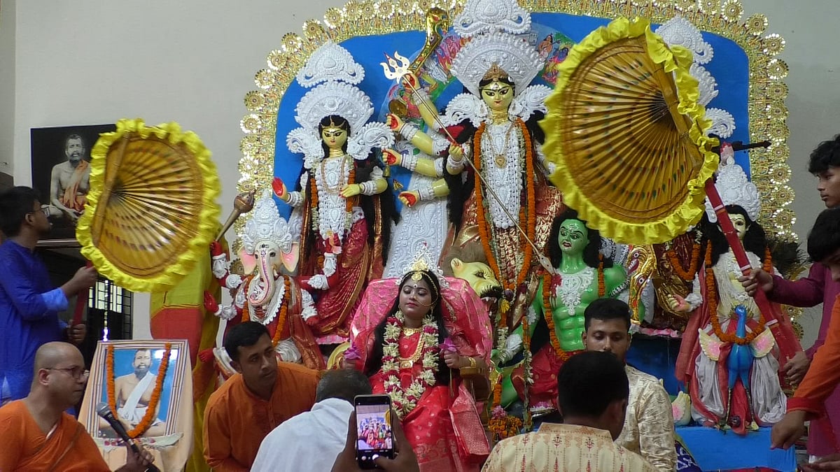 কুমারী পূজার উৎসব–আমেজ ময়মনসিংহের মণ্ডপগুলোতে