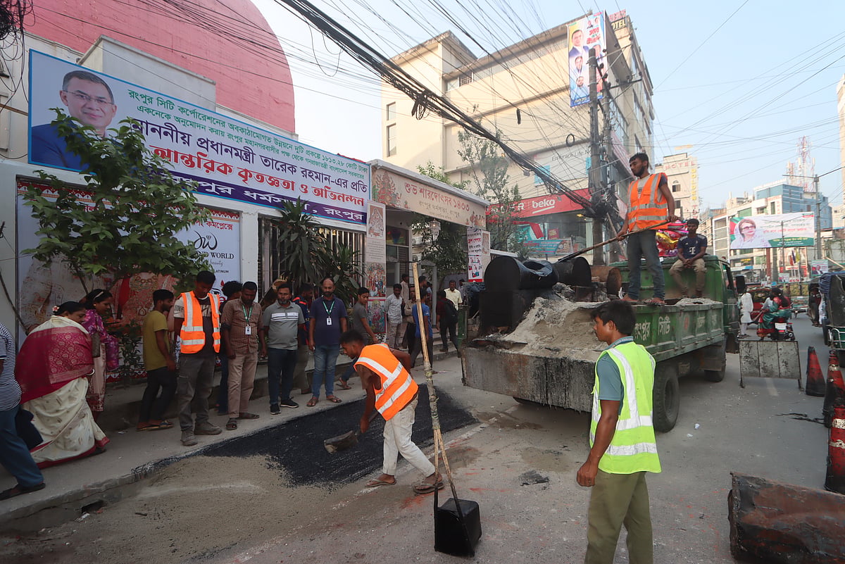 ৯ মাসে হয়নি, প্রধানমন্ত্রীর সফর ঘিরে পাঁচ দিনেই হলো সড়ক সংস্কার