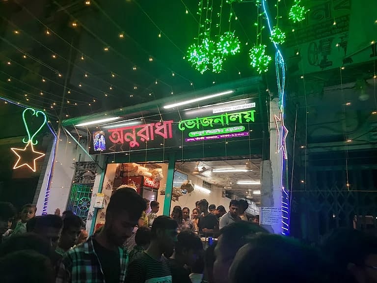 ঢাকার যে আটটি দোকানে পাবেন নিরামিষ ও বাঙালি খাবারের স্বাদ