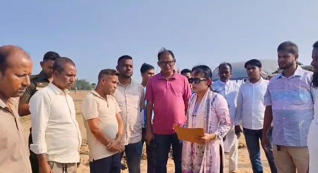 দরপত্র ছাড়াই ‘ক্ষতিগ্রস্ত’ বিএনপি নেতাকে দুই বালুমহালের দখল বুঝিয়ে দিল প্রশাসন