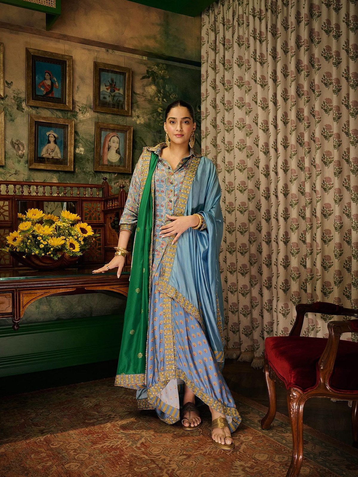 সোনমের পুরোনো সাজে নতুন বার্তা
