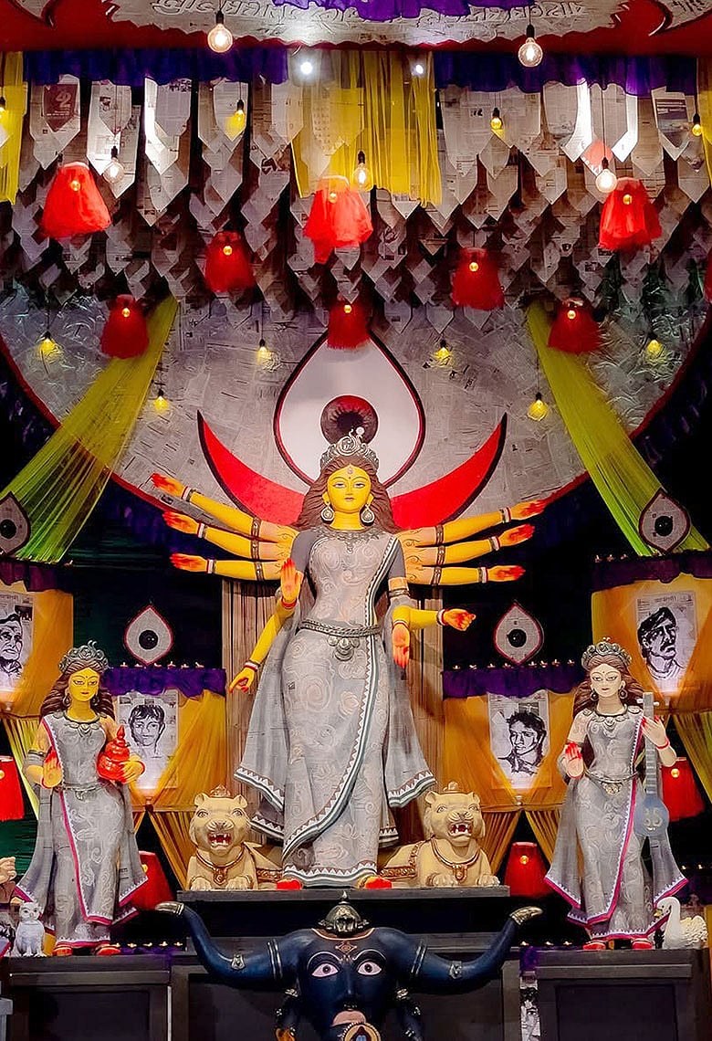 যুগান্তরের বার্তা বহন: খবরের রাজ্যে দেবী দুর্গা