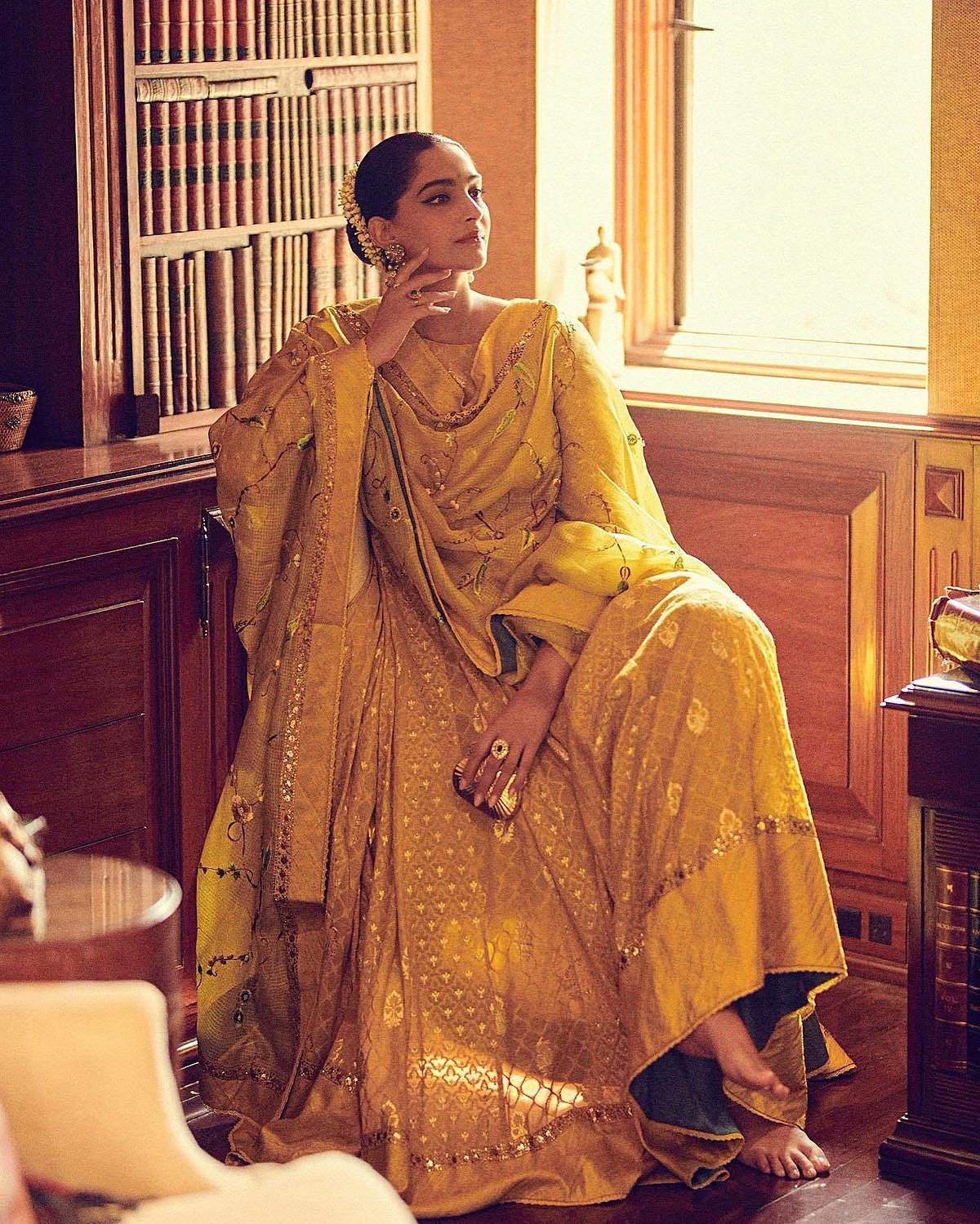 সোনমের পুরোনো সাজে নতুন বার্তা