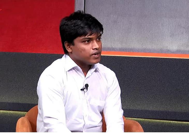 সরকারি উচ্চপদস্থ কর্মকর্তা হওয়ার লক্ষ্য অদম্য মফিজারের