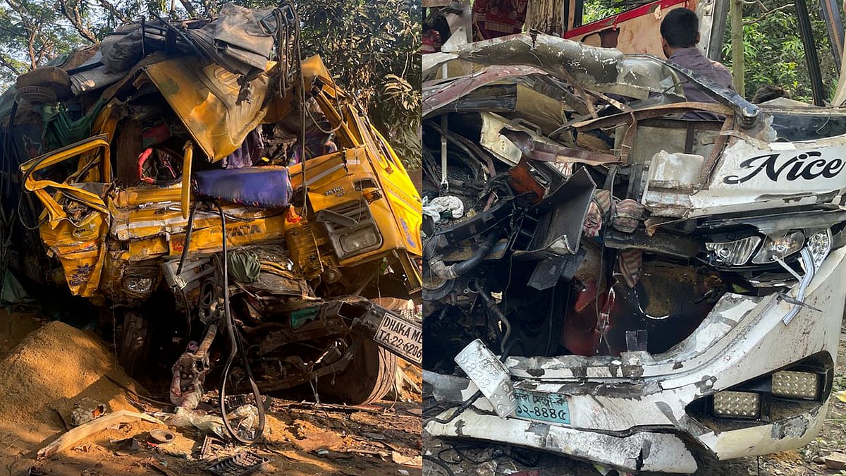 নাটোরে বাস ও ট্রাকের মধ্যে মুখোমুখি সংঘর্ষ, নিহত ১৪ আহত ৩২