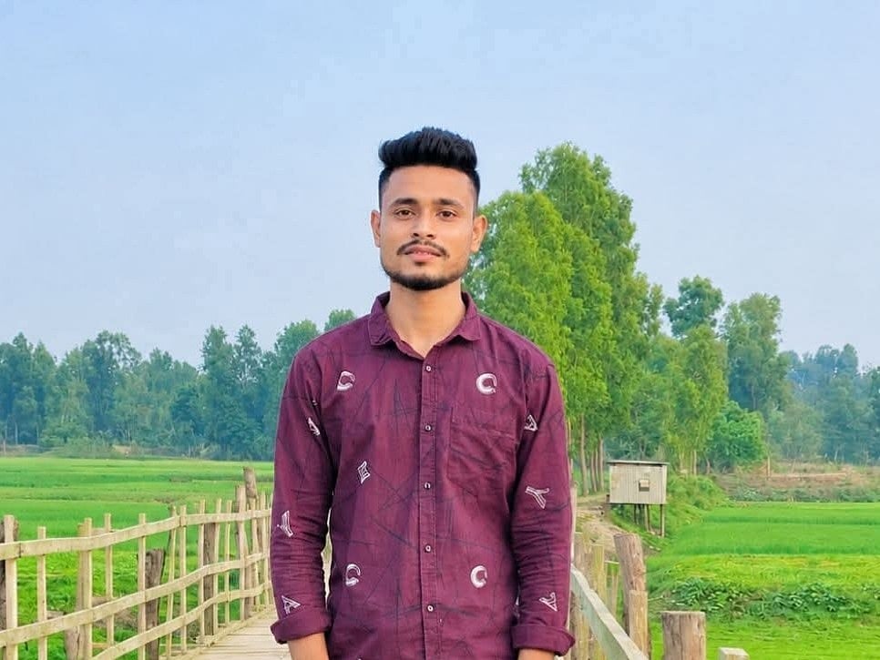 প্রতিপক্ষের হামলা থেকে বাবাকে বাঁচাতে গিয়ে দায়ের কোপে তরুণ নিহত