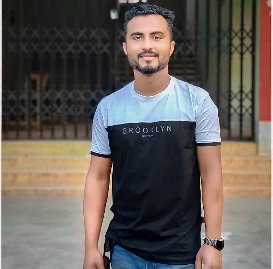 পুলিশের কাছ থেকে নিষিদ্ধ ছাত্রলীগ নেতাকে ছাড়িয়ে নেওয়ার অভিযোগ বিএনপি ও ছাত্রদল নেতাদের বিরুদ্ধে