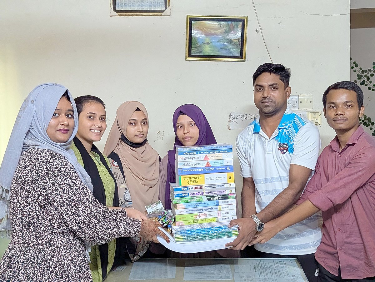 জিপিএ-৫ পাওয়া সামিয়ার পাশে বন্ধুসভা, দুই বছরের পড়ার খরচ বহন