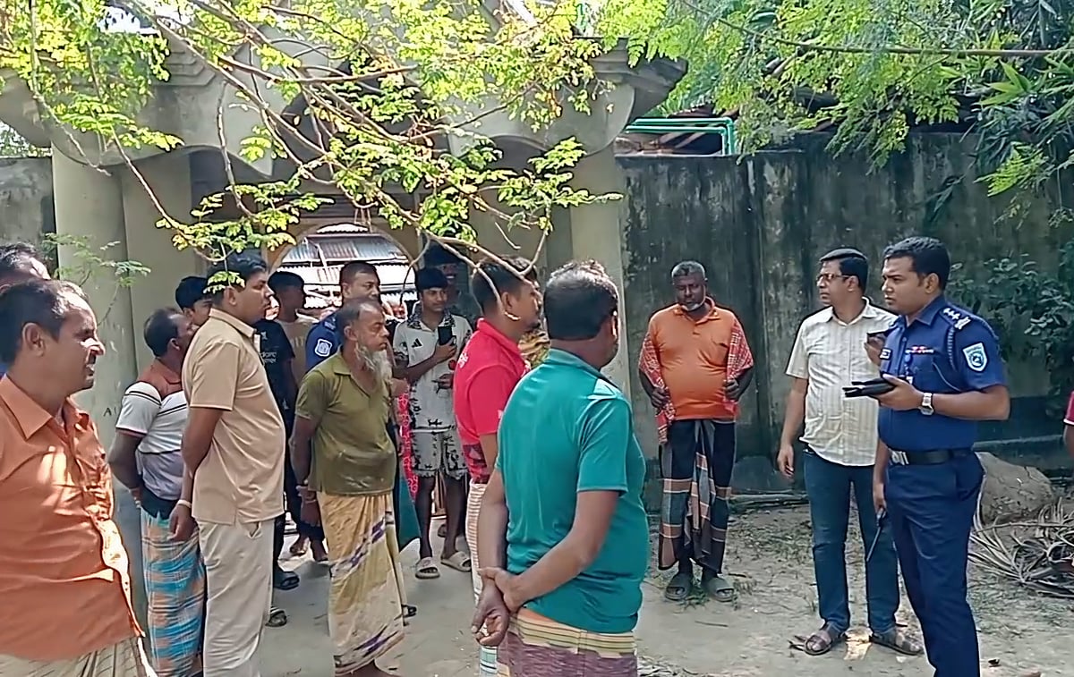 পিকআপ নিয়ে এসে গরু চুরি, বাধা দেওয়ায় খামারমালিককে ছুরিকাঘাত