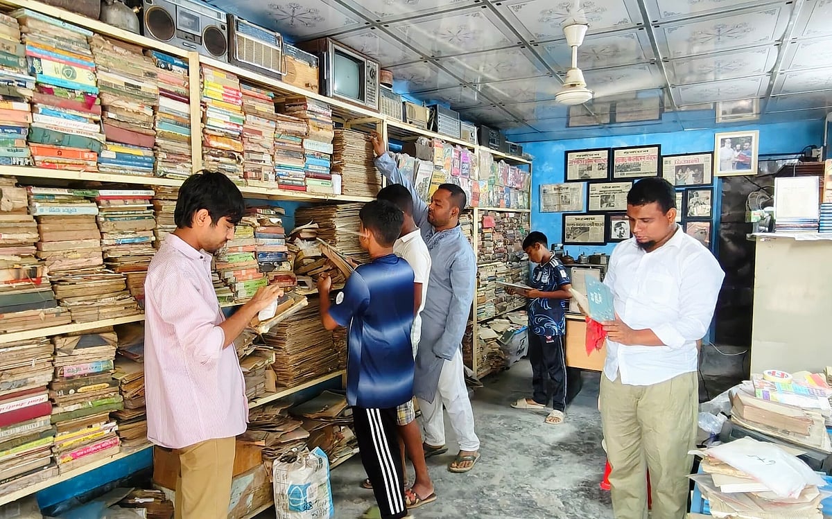ধুলার নিচে ৫০০ বছরের ইতিহাস, ঝেড়েমুছে সাজাল বন্ধুসভা