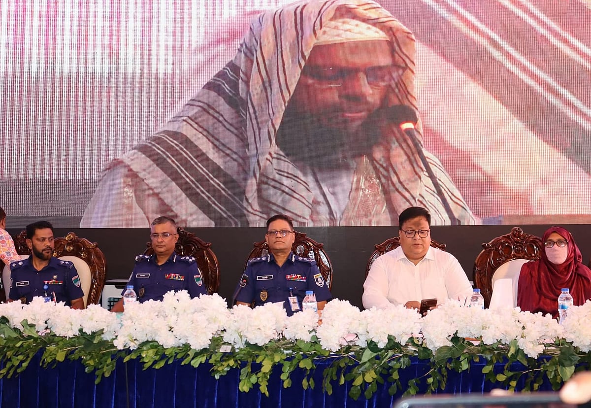 মাদকের সঙ্গে জড়িতদের বিরুদ্ধে ব্যবস্থা নিতে গেলে হুমকি আসে