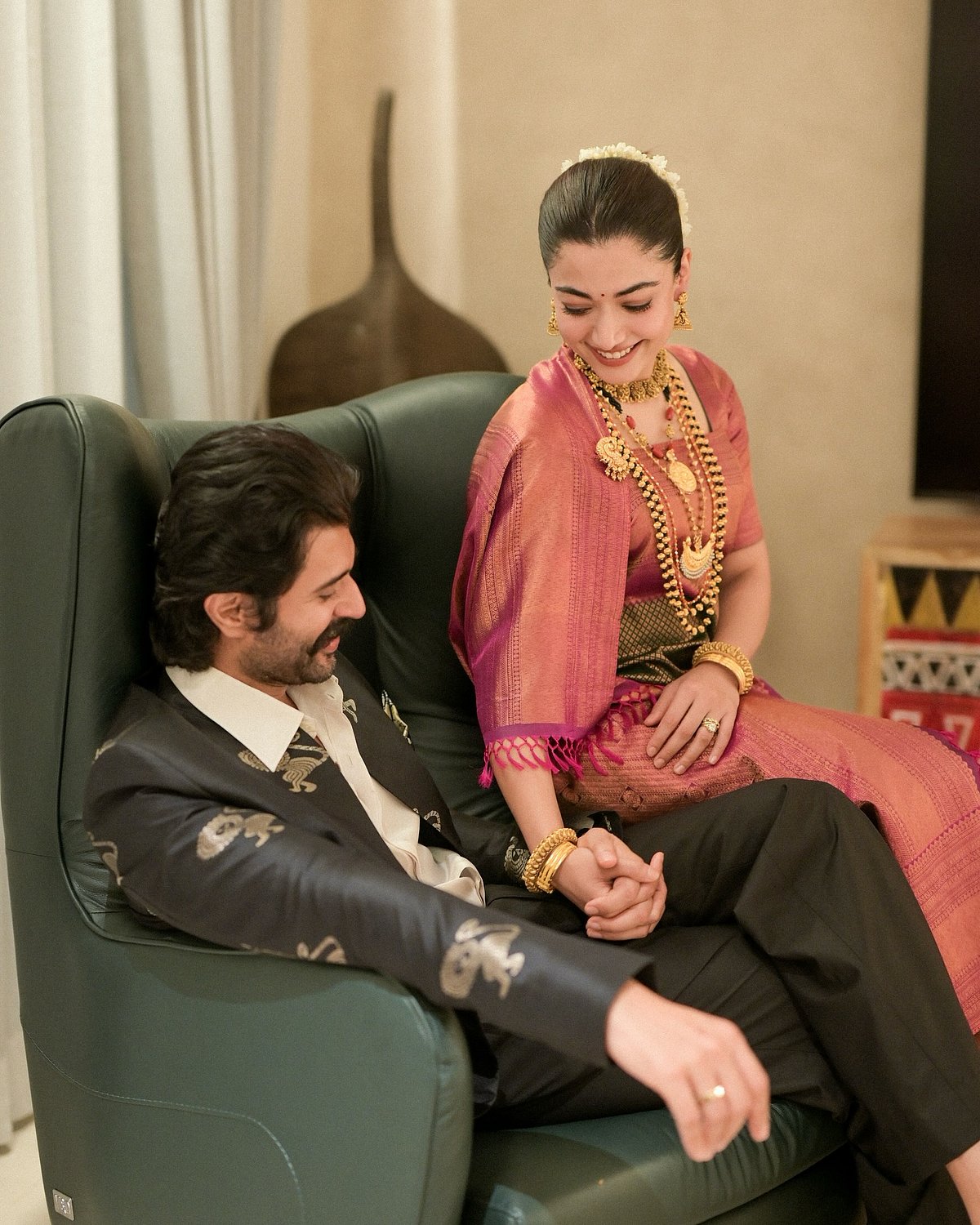 সমালোচনায় রাশমিকার জবাব—বিজয়কে হাজারবারও যদি বিয়ে করতে হয়, করব