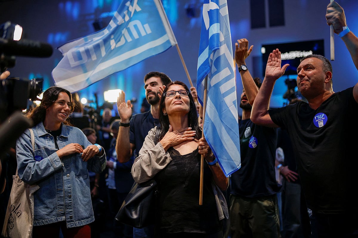 Israel Exit Polls: Netanyahu Bloc Trails on 50 Seats as Eisenkot Bloc Leads on 52-53