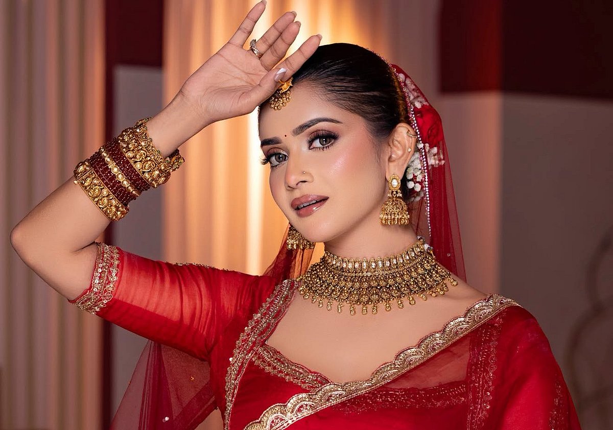 এবার ৭৫ হাজার টাকা দামের শাড়ি! নতুন বিতর্কে তিশা