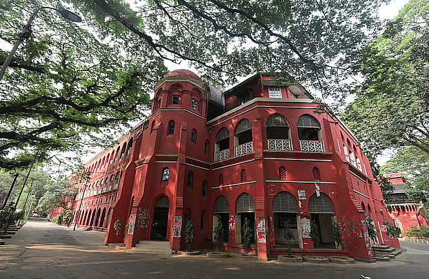 নিজের নামে রেলওয়েতে প্রায় কোটি টাকার বিল, জানেনই না গৃহিণী কোহিনূর