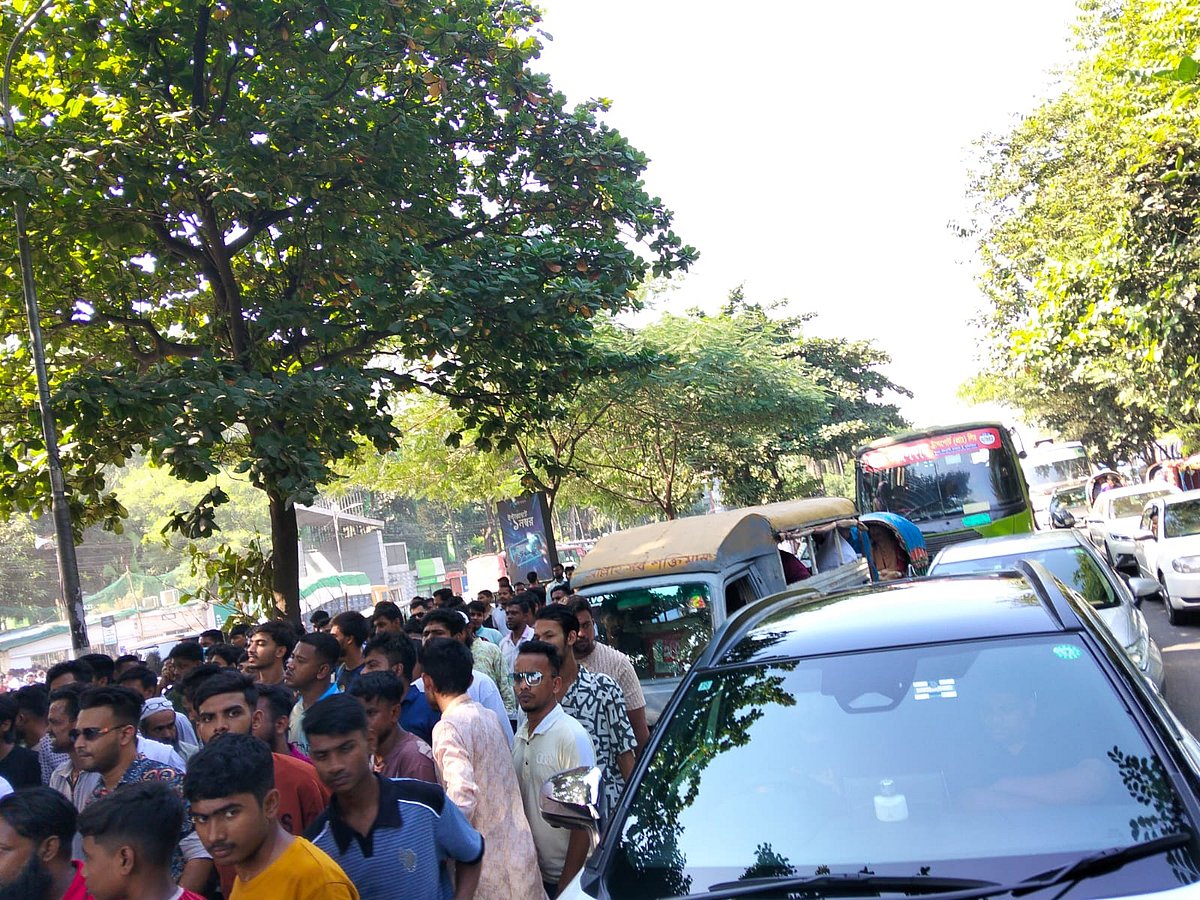 ‘সকাল সকাল এত জ্যাম হবে ভাবিনি, একটা বিড়ম্বনায় পড়লাম’