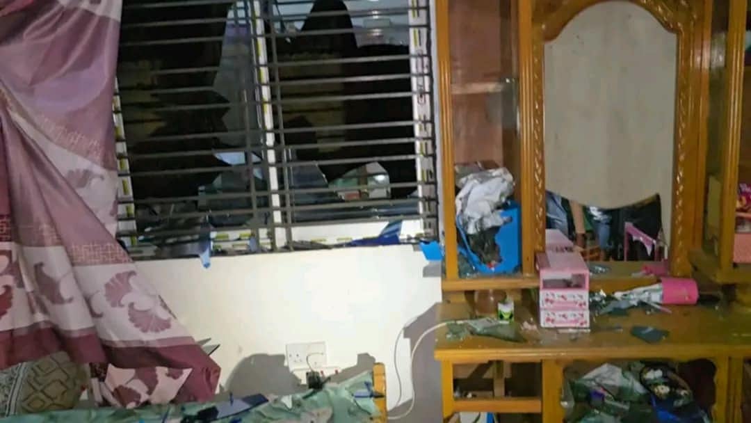 বিয়েতে রাজি না হওয়ায় কিশোরীর বাড়িতে হামলা–ভাঙচুর, পরে দুই পক্ষের সংঘর্ষে আহত ১০