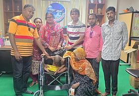 হুইলচেয়ার পেল তানভীর, পাশে দাঁড়াল বন্ধুসভা