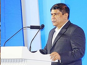 উড়োজাহাজ চলাচলের নিরাপত্তা জাতীয় অগ্রগতির গুরুত্বপূর্ণ ভিত্তি: প্রতিরক্ষা উপদেষ্টা