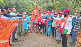 যশোরে ভেজালমুক্ত খেজুর গুড় উৎপাদনে গাছিদের শপথ