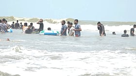 ইনানী সৈকতে গোসলে নেমেছিল ১৬ শিক্ষার্থী, ভেসে গিয়ে প্রাণ গেল একজনের