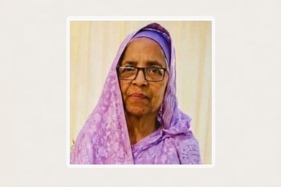 ৪৫ দিন আগে ক্যানসারে ছেলের মৃত্যু, এবার বাসায় মিলল মায়ের লাশ