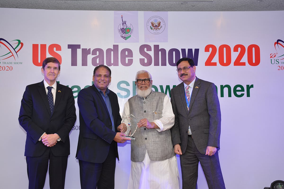 (L-R) United States ambassador to Bangladesh Earl R Miller, corporate affairs director of Chevron Bangladesh Ismail Chowdhury, private sector industry and investment adviser to prime minister Sheikh Hasina, Salman F Rahman and president of AmCham, Syed Ershad Ahmed.