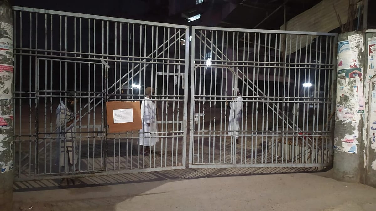 Main gate of Kakrail mosque, the center of activities of Tabligh Jamaat in Bangladesh, is shut. Photo: Mizanur Rahman Khan 