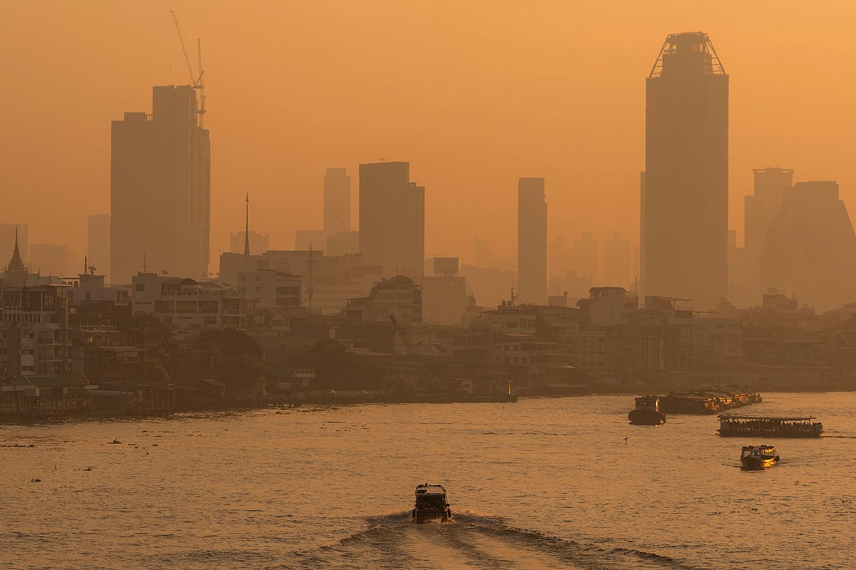 One third of world population exposed to harmful air pollution - Prothom Alo English