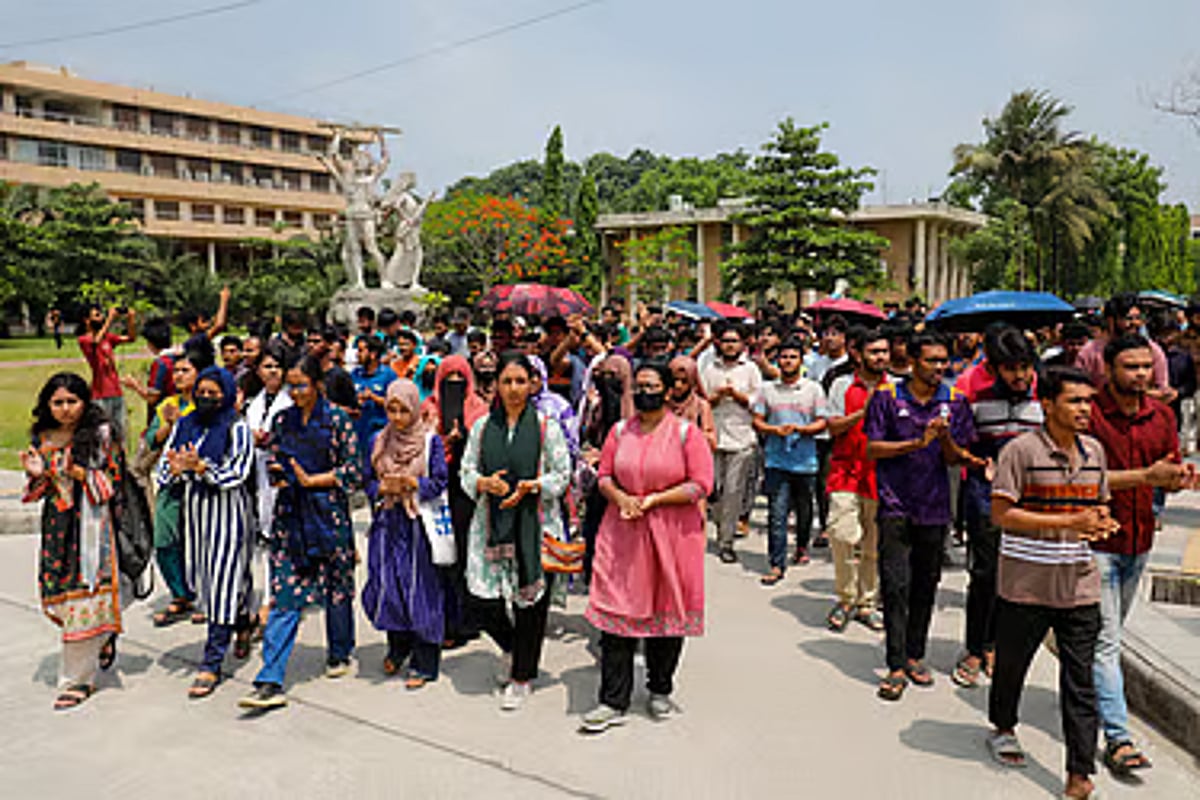 KUET revokes suspension of 37 students, halls reopen