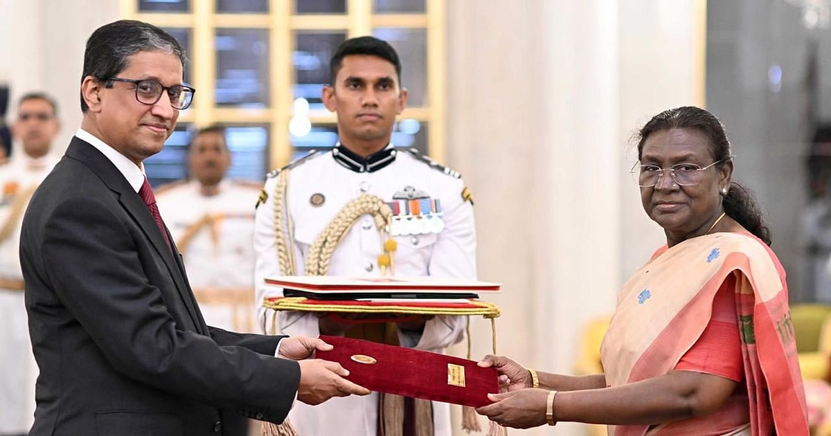 M Riaz Mp M Riaz Hamidullah presents his credentials to Indian president ...
