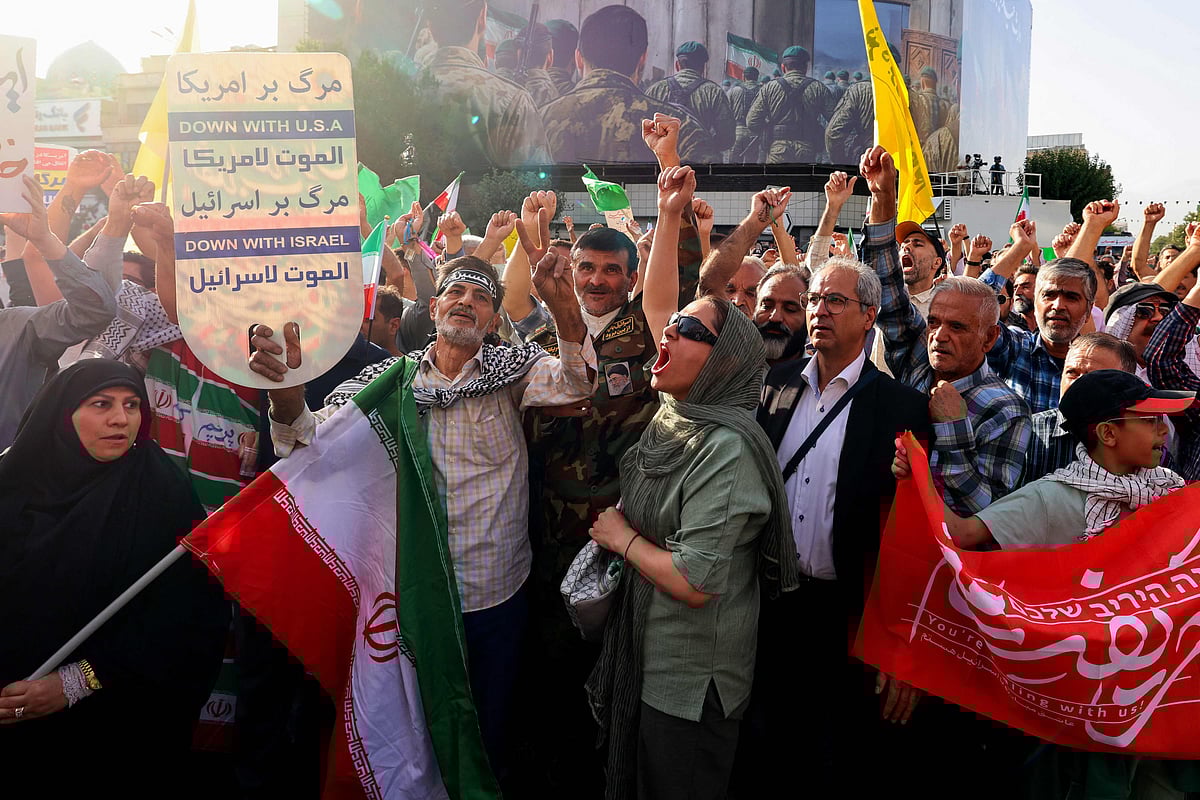 US B-2 Bombers Strike Natanz and Fordow, Destroying Iran’s Nuclear Centrifuges