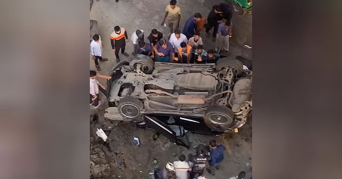 One killed after private car falls off elevated expressway