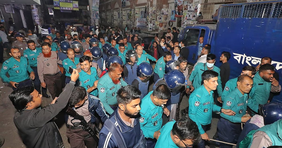 Fifteen sent to jail in case over attack, arson at Prothom Alo office