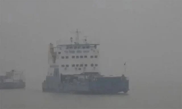 Ferry services on Paturia-Daulatdia route suspended due to fog