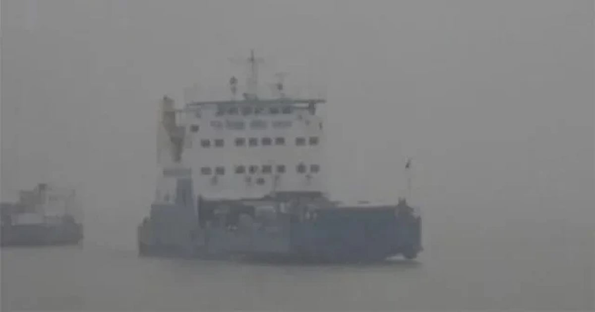 Ferry services on Paturia-Daulatdia route suspended due to fog