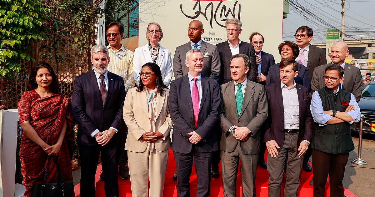 Foreign diplomats express support and solidarity with press freedom