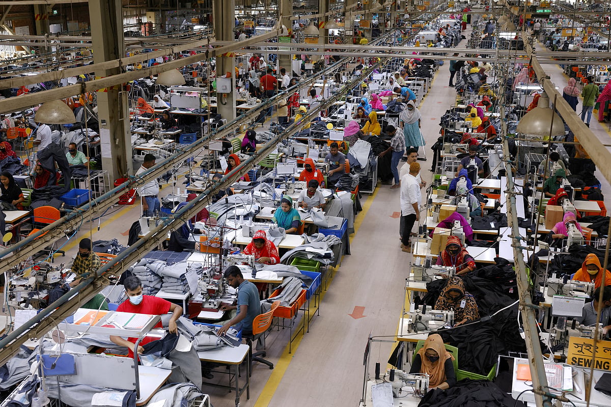 20,000 Bangladesh garment workers laid off in 6 months - Prothom Alo English