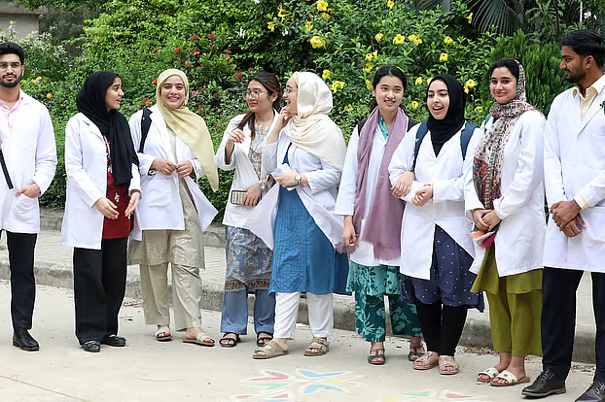 Why are foreign students turning away from Bangladesh’s medical colleges? - Prothom Alo English