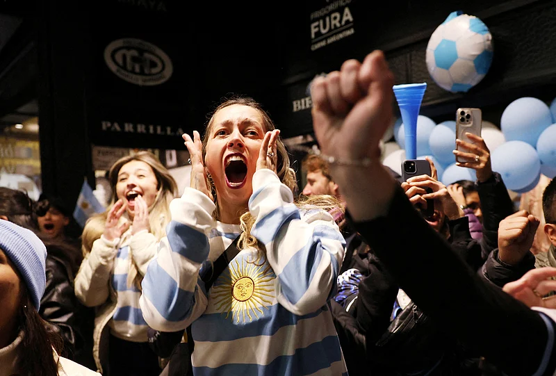 Football - FIFA World Cup 2026 - Quarter Final - Argentina v Switzerland - Fans gather in Buenos Aires - Buenos Aires, Argentina - July 12, 2026
Argentina fans celebrate in Buenos Aires after Julian Alvarez scored their second goal against Switzerland 