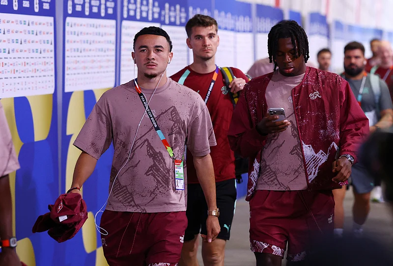Soccer Football - FIFA World Cup 2026 - Quarter Final - Argentina v Switzerland - Kansas City Stadium, Kansas City, Missouri, U.S. - July 11, 2026
Switzerland's Ruben Vargas and Johan Manzambi arrive at the stadium before the match REUTERS/Albert Gea