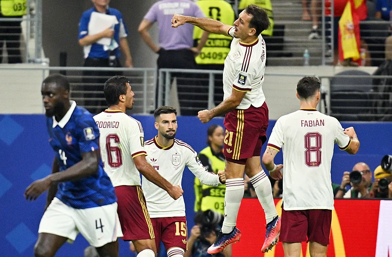 Football - FIFA World Cup 2026 - Semi Final - France v Spain - Dallas Stadium, Arlington, Texas, U.S. - July 14, 2026
Spain's Mikel Oyarzabal celebrates scoring their first goal