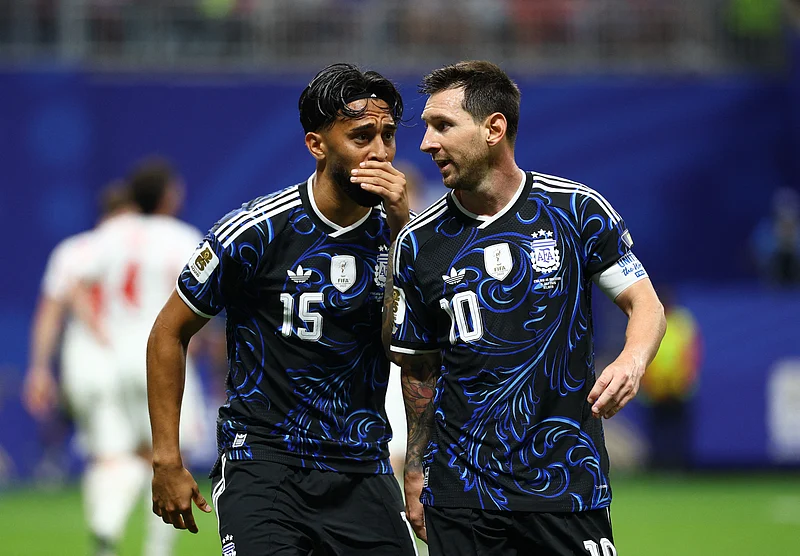 Football - FIFA World Cup 2026 - Semi Final - England v Argentina - Atlanta Stadium, Atlanta, Georgia, U.S. - July 15, 2026
Argentina's Nicolas Gonzalez and Lionel Messi 